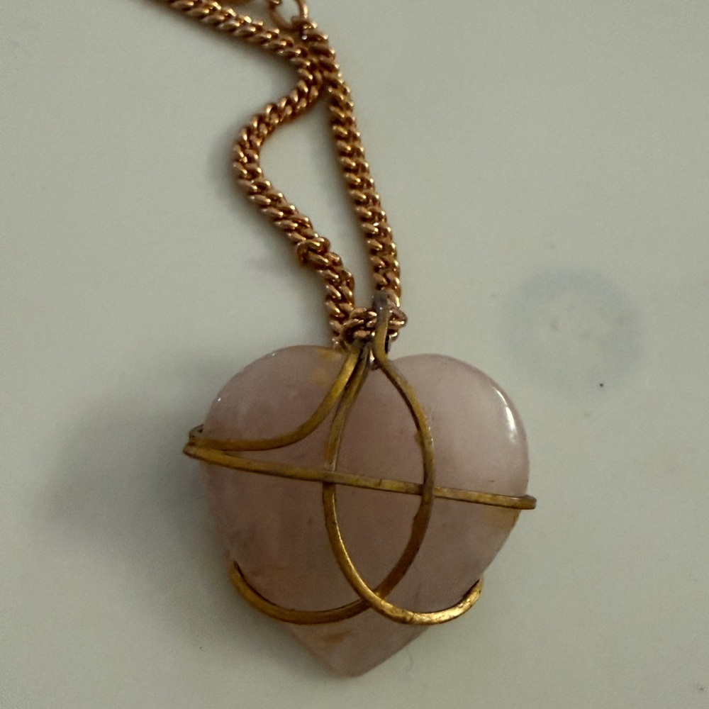 Elegant Heart Pendant Necklace rose quartz